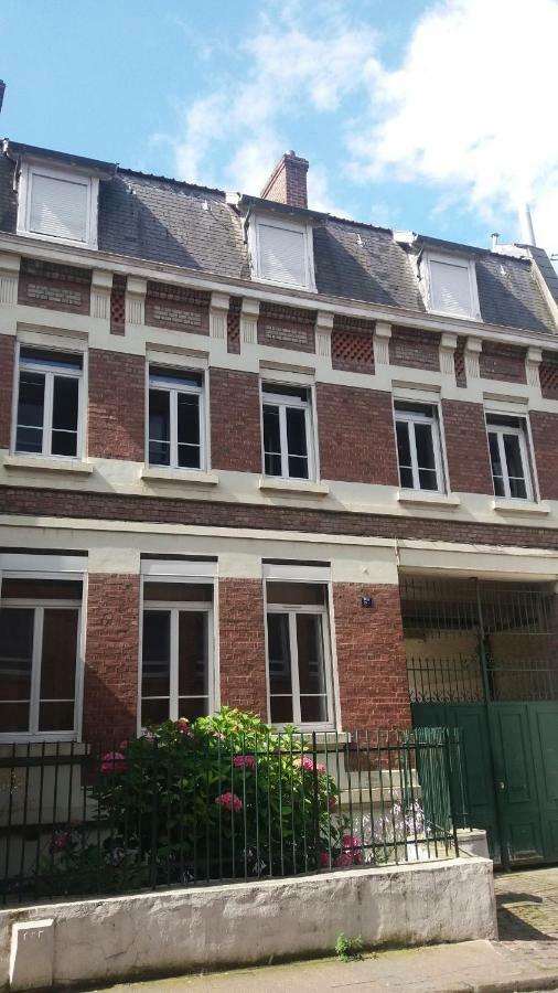 Apt 8 Du Temple Hypercentre & Parking Apartment Cambrai Exterior photo